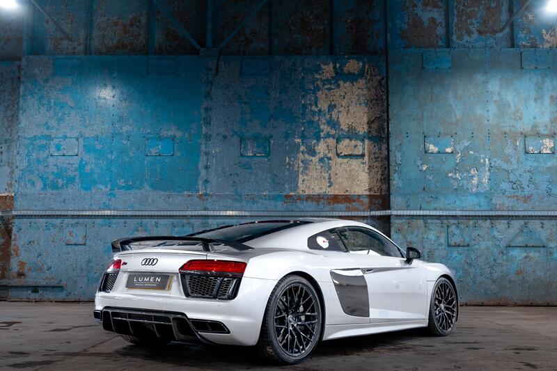 AUDI R8