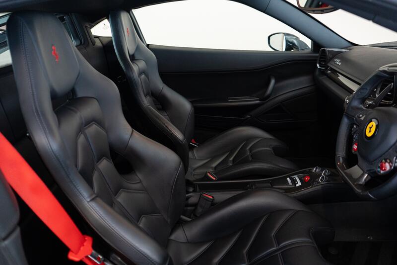 FERRARI 458