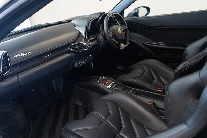 FERRARI 458