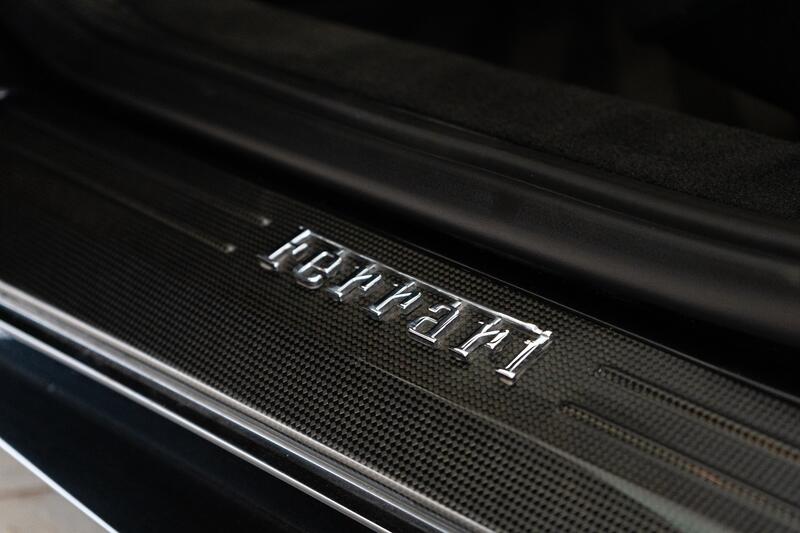 FERRARI 458