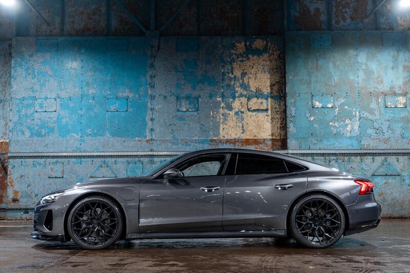 AUDI E-TRON