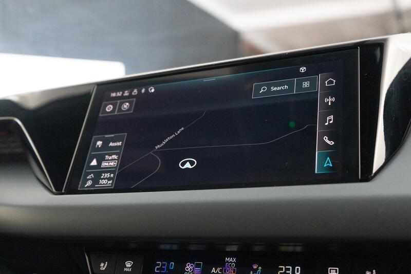 AUDI E-TRON