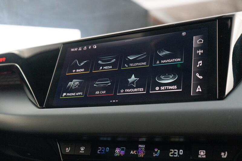 AUDI E-TRON