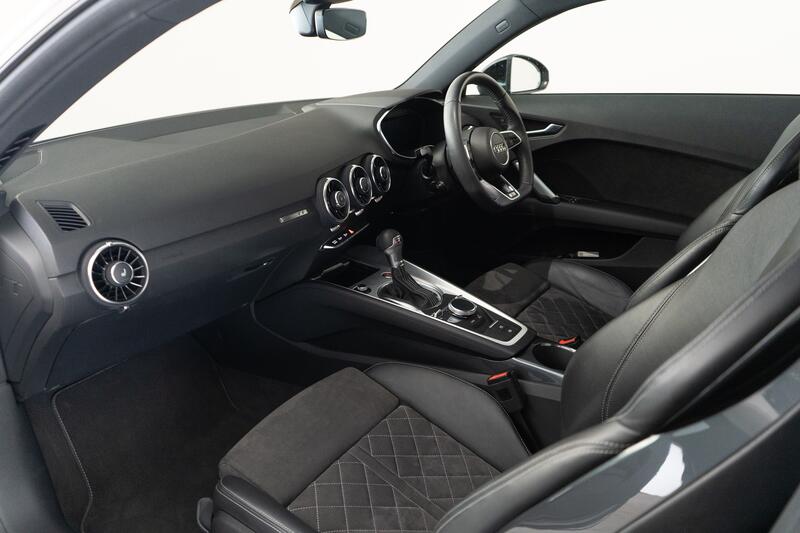 AUDI TT
