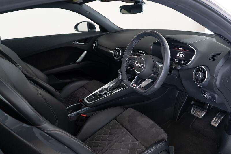 AUDI TT
