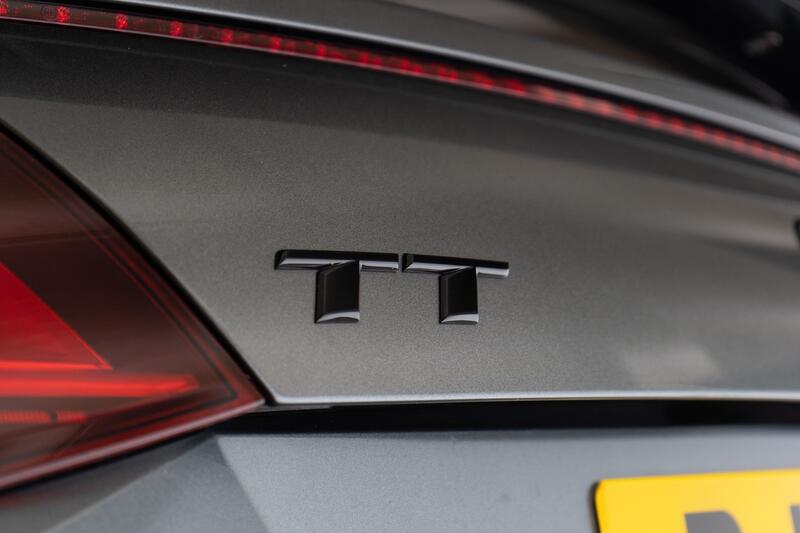 AUDI TT