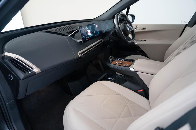 BMW IX