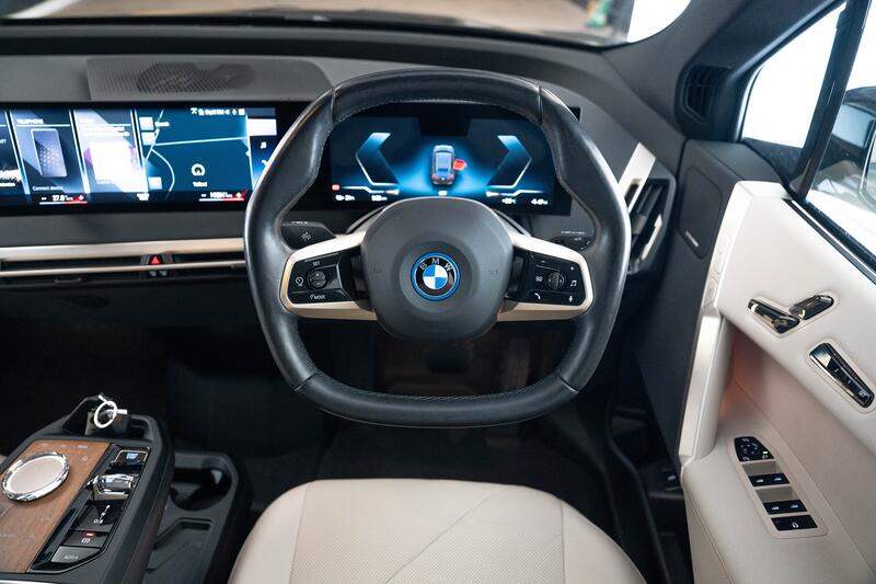 BMW IX