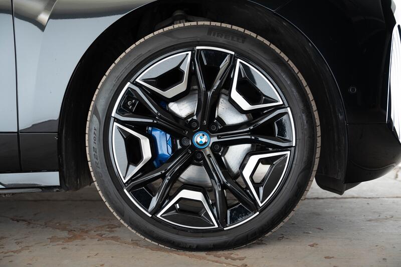 BMW IX