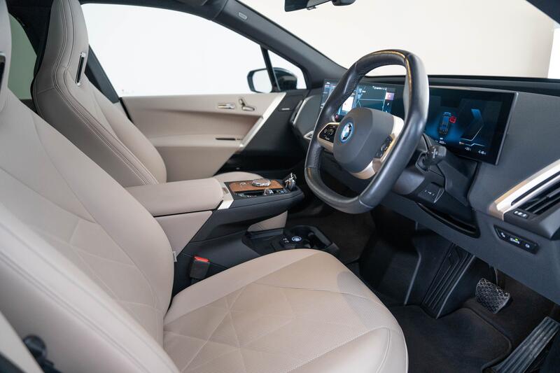 BMW IX