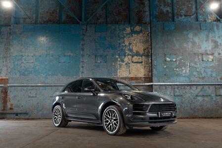 PORSCHE MACAN