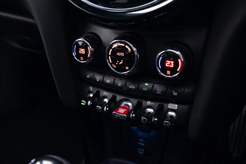 MINI HATCH