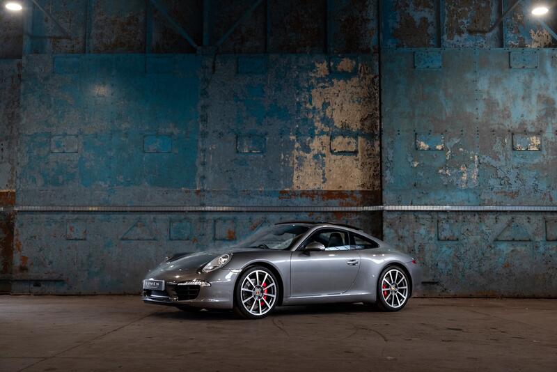PORSCHE 911