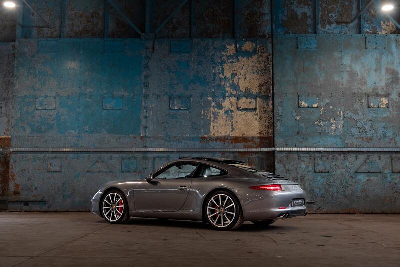 PORSCHE 911