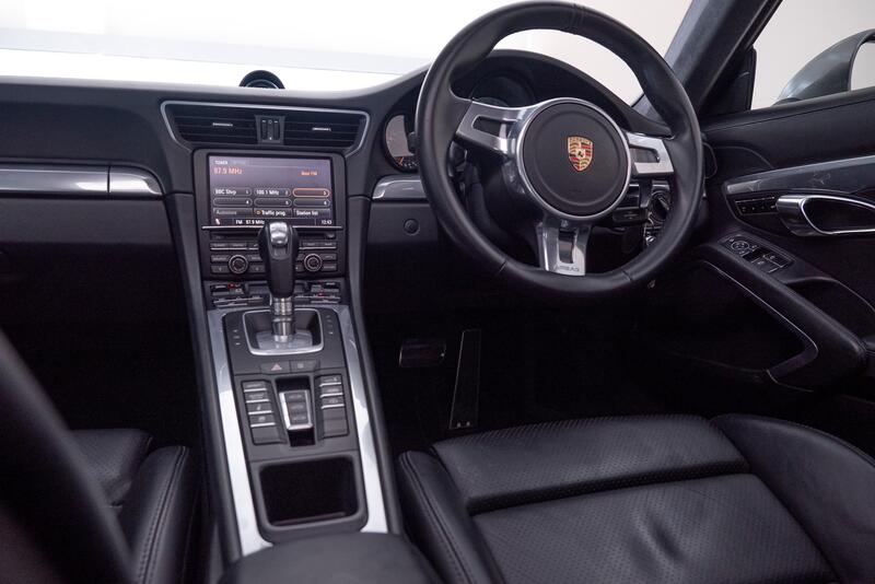 PORSCHE 911