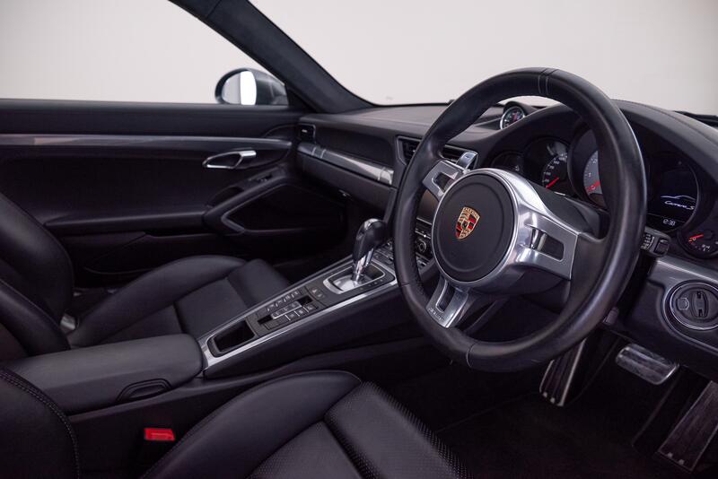 PORSCHE 911