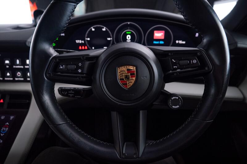PORSCHE TAYCAN