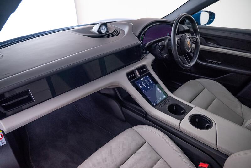 PORSCHE TAYCAN