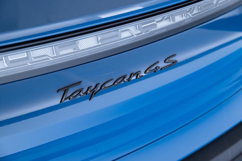 PORSCHE TAYCAN
