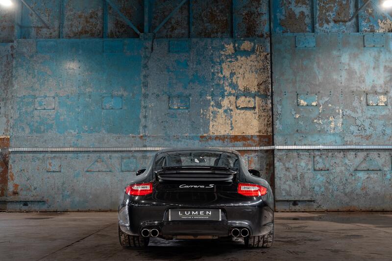 PORSCHE 911