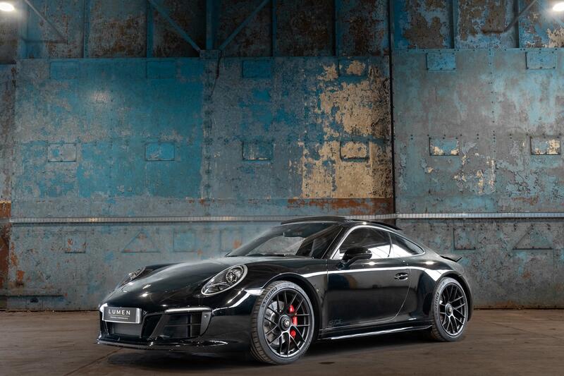PORSCHE 911