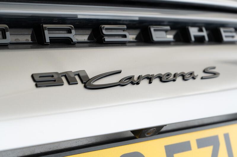 PORSCHE 911