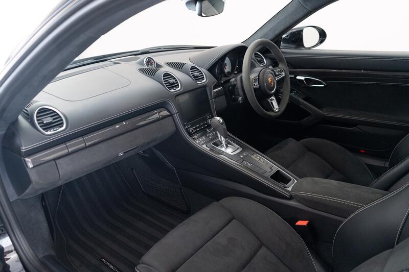 PORSCHE 718