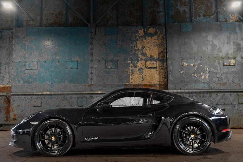 PORSCHE 718