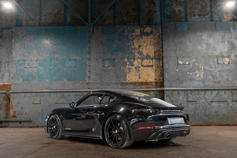 PORSCHE 718