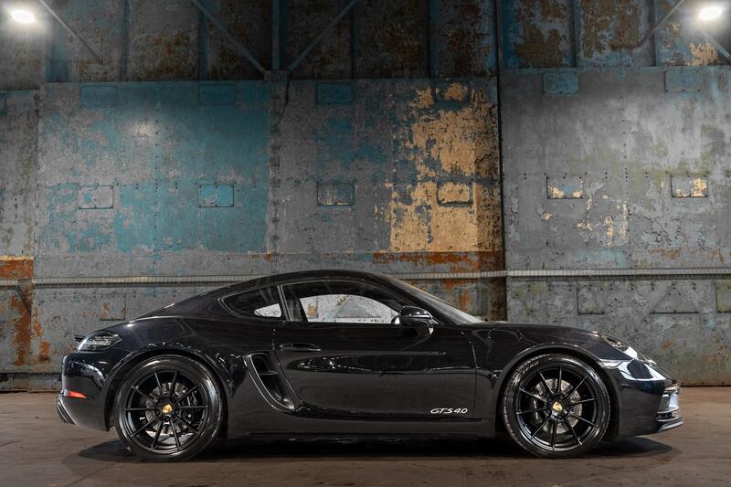 PORSCHE 718