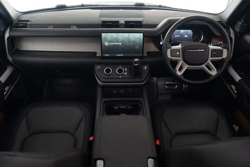 LAND ROVER DEFENDER 110