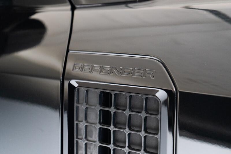 LAND ROVER DEFENDER 110