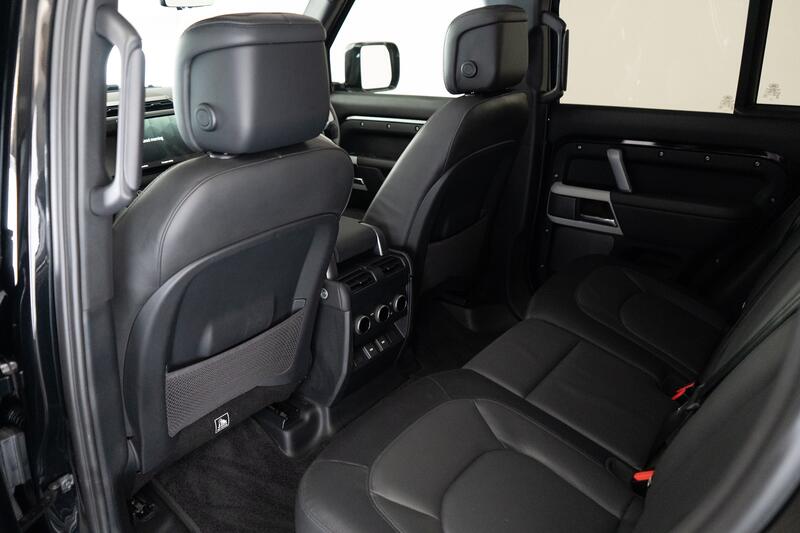 LAND ROVER DEFENDER 110
