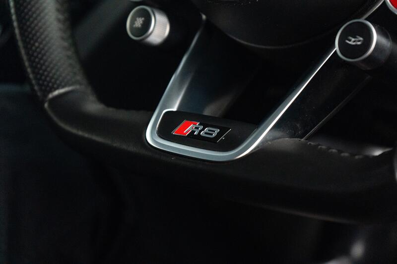 AUDI R8