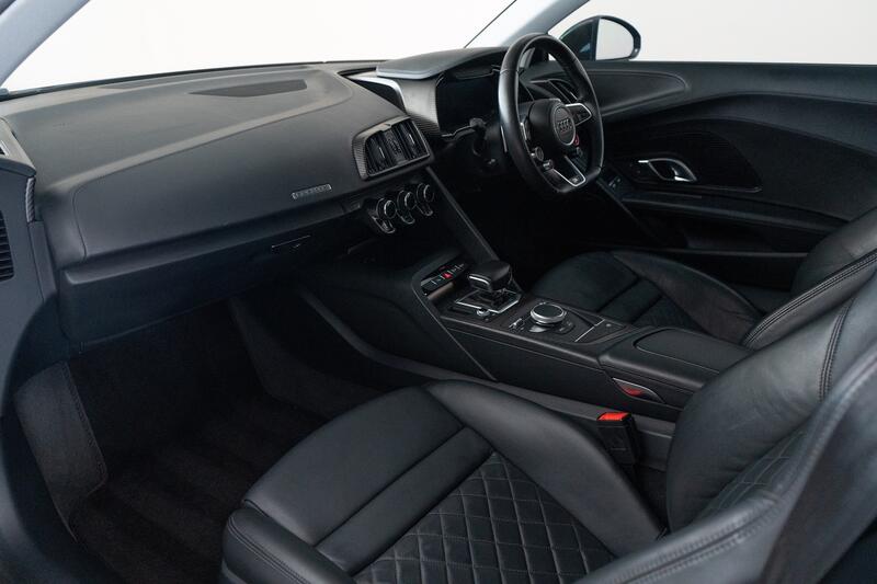 AUDI R8