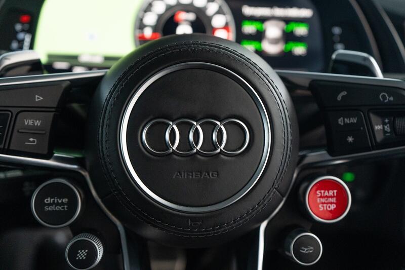 AUDI R8