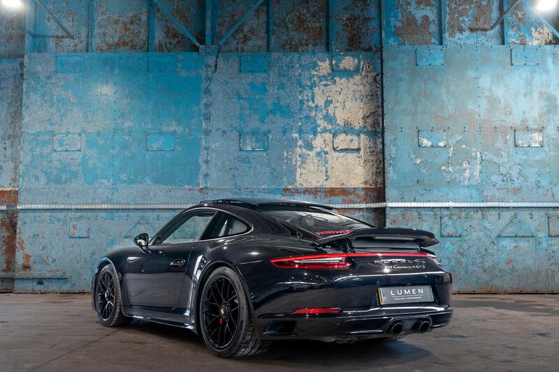PORSCHE 911
