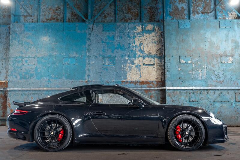 PORSCHE 911