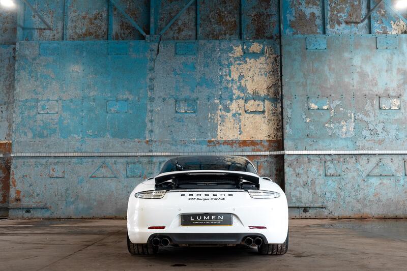 PORSCHE 911