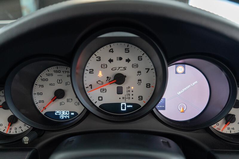 PORSCHE 911