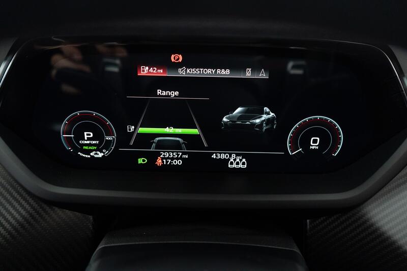 AUDI E-TRON