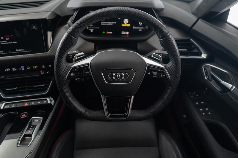 AUDI E-TRON