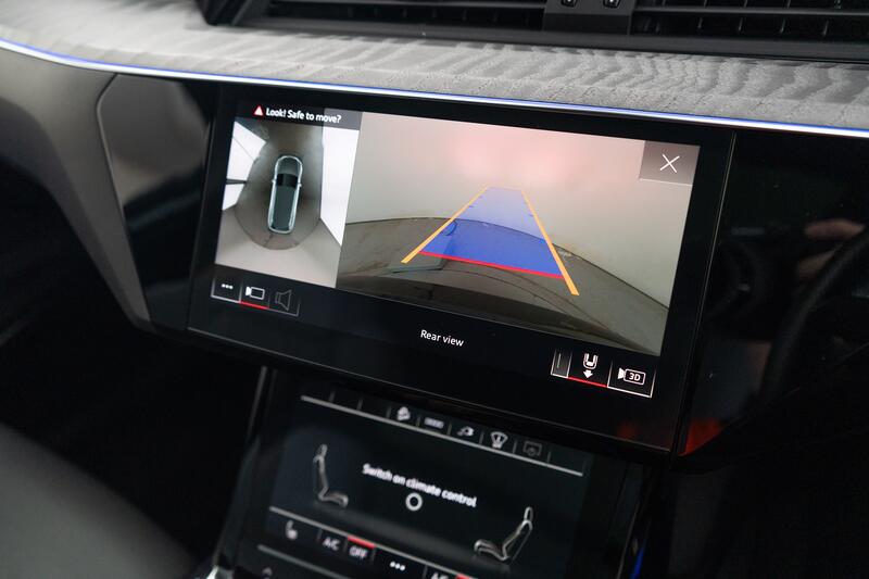 AUDI E-TRON