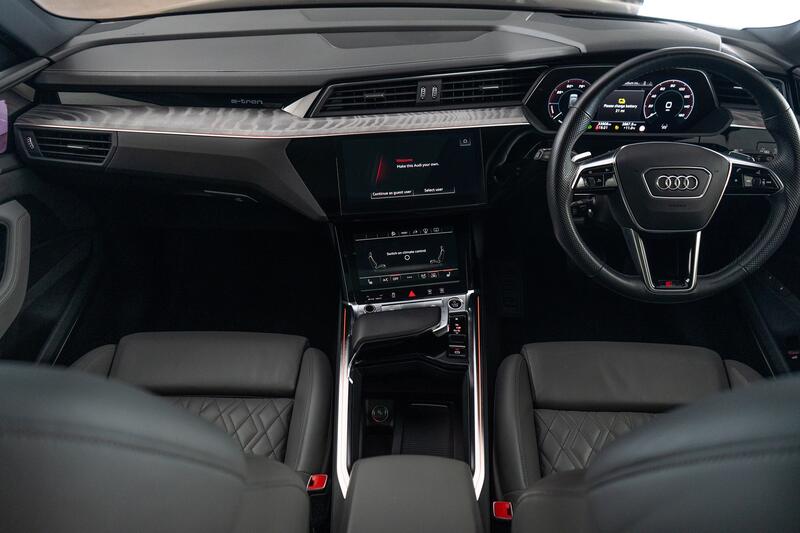 AUDI E-TRON