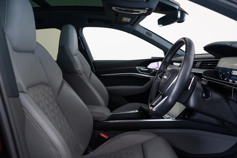 AUDI E-TRON