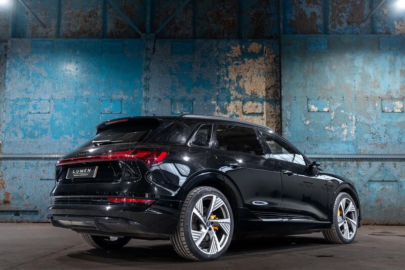 AUDI E-TRON