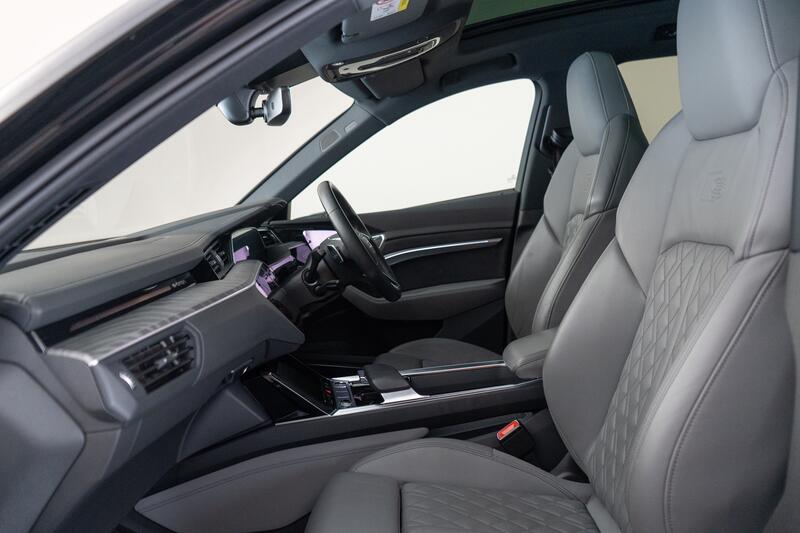 AUDI E-TRON