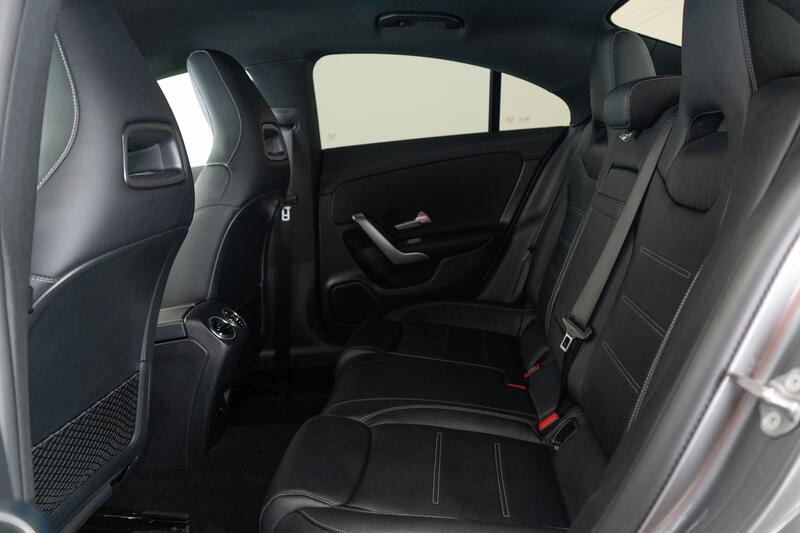 MERCEDES-BENZ CLA