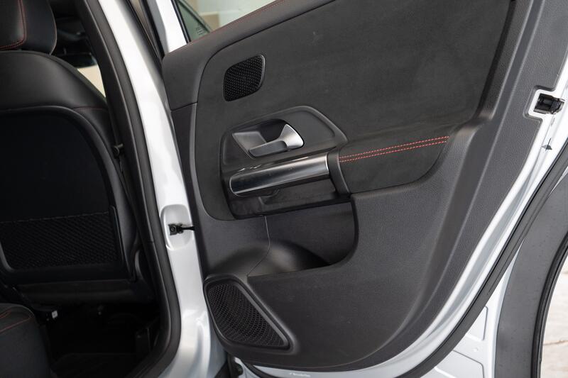 MERCEDES-BENZ GLA CLASS