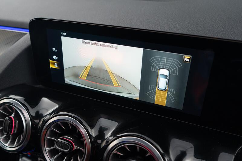 MERCEDES-BENZ GLA CLASS